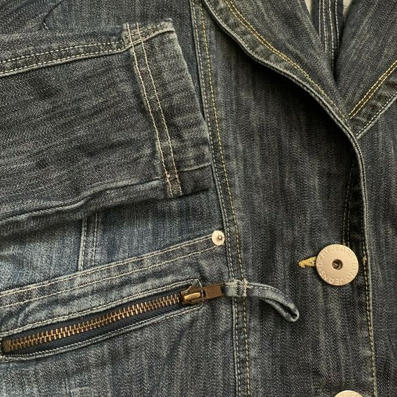 DKNY Denim Jeans Jacket Women's Size Medium Denim Long Sleeve Buttons Zip Pocket - Picture 12 of 12